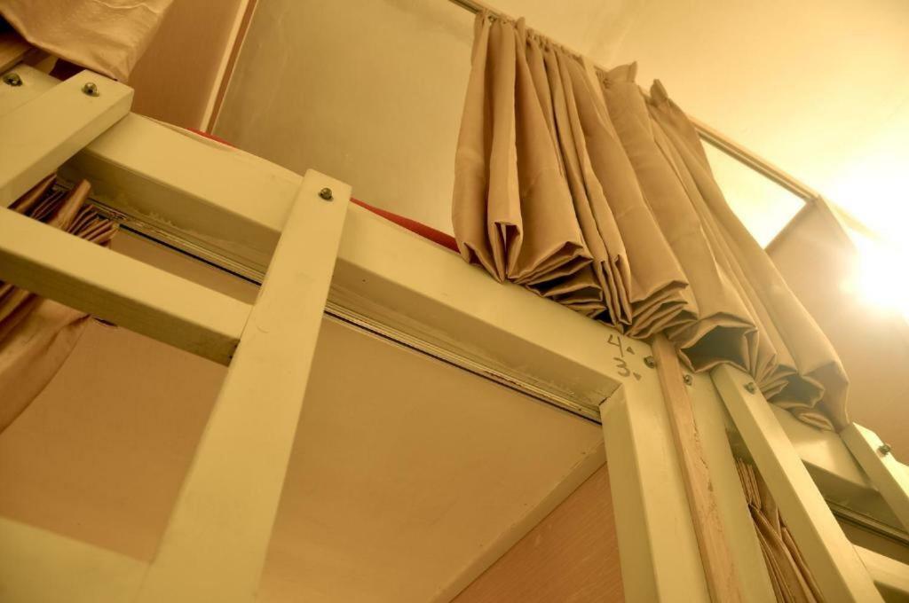 The Sleepingroom Hostel Yogyakarta Exterior foto